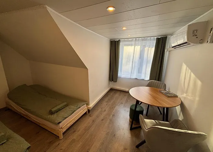 Cozy Downtown 2 Twin Or 1 Double Bed *